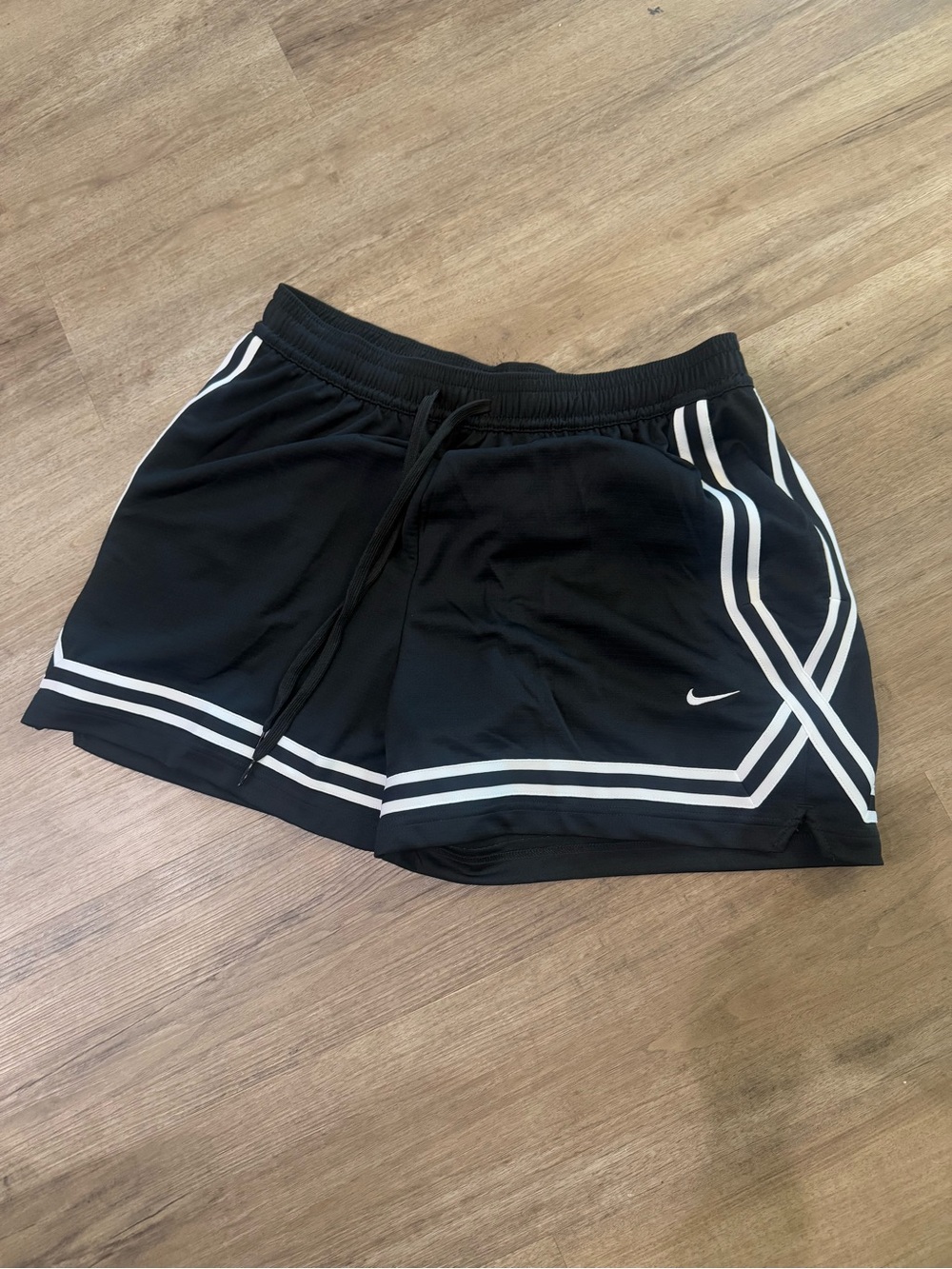 Nike women’s crossover basketball shorts
